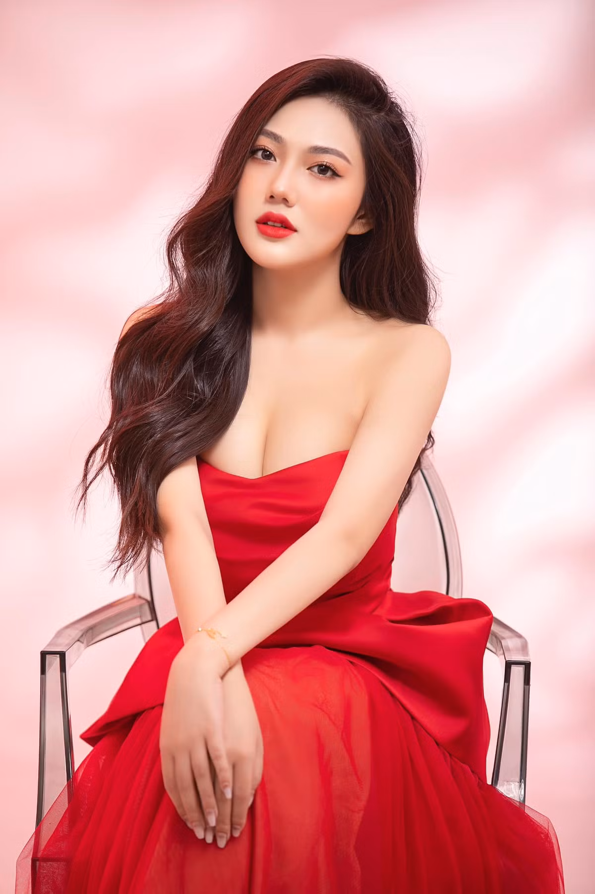 Khoảnh khắc khoe vòng 1 của hot girl 2K này đã nhanh chóng đốn tim nhiều người.