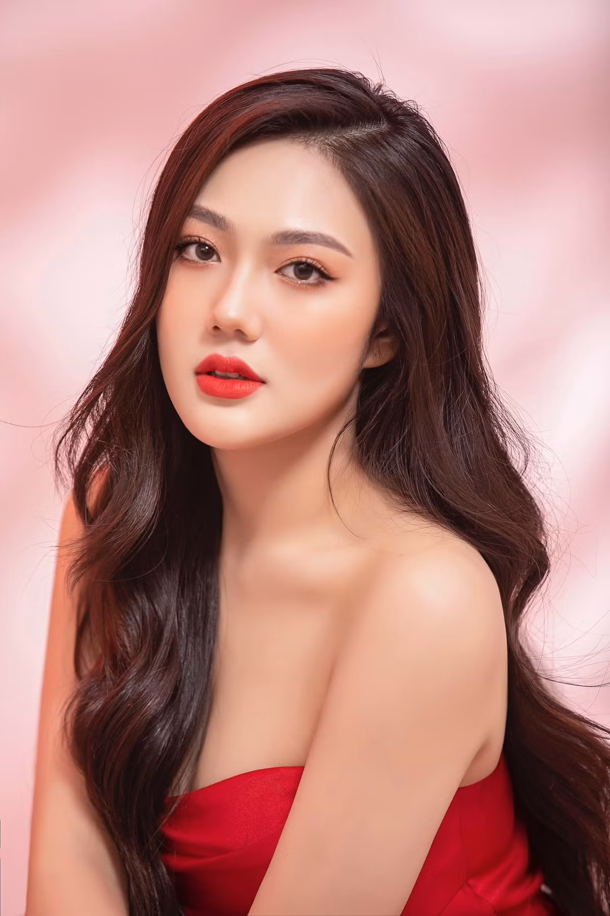 Ở tuổi 20, Triệu Vy nở rộ với nhan sắc quyến rũ hơn và trở thành hot girl thu hút lượng người theo dõi lớn.