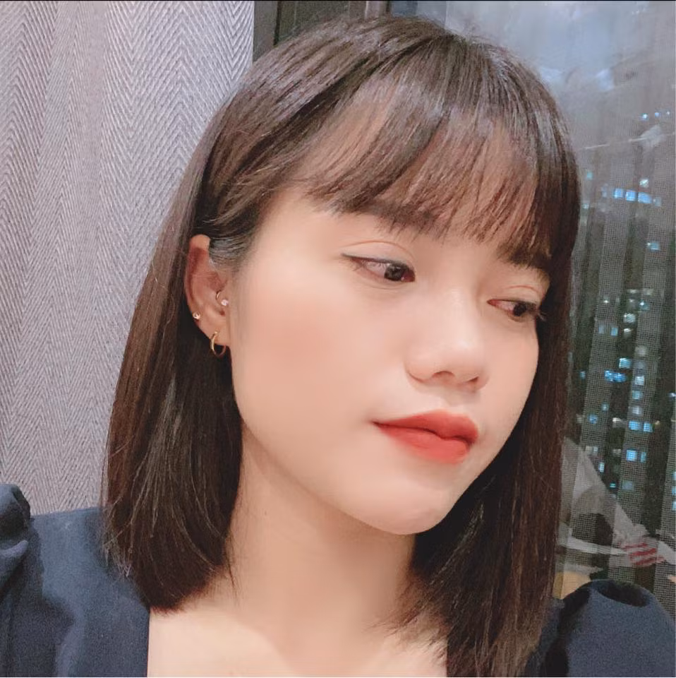 Cô kết hôn với anh chàng điển trai tên Ngọc Thắng vào năm 2018. Sau 4 năm chung nhà, họ đã có với nhau một nhóc tì vô cùng xinh xắn, đáng yêu.