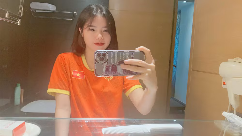 Phạm Hoàng Quỳnh còn khiến người hâm mộ phải ngưỡng mộ vì cô vừa có sự nghiệp vẻ vang vừa có hậu thuẫn lớn từ gia đình.