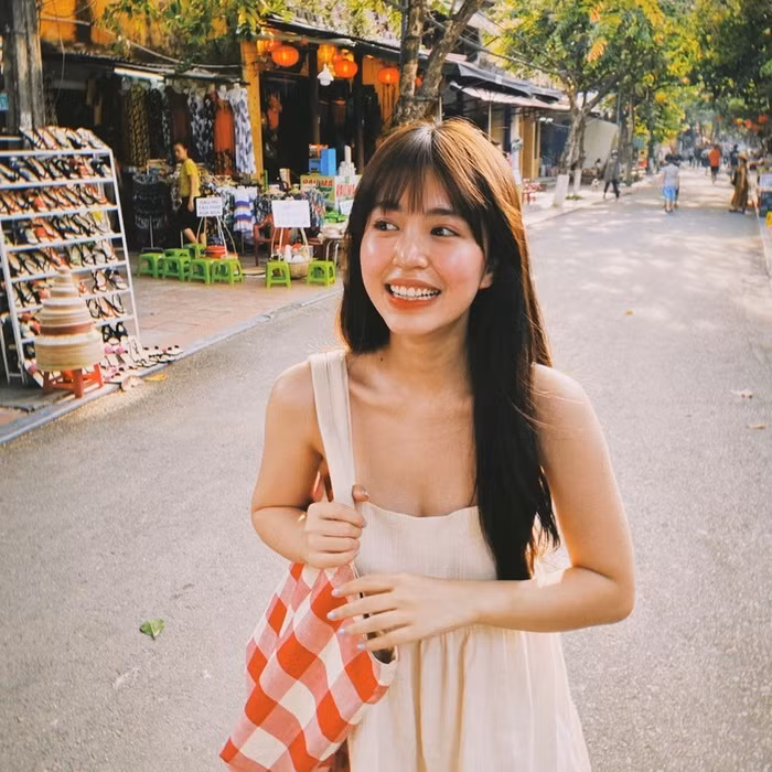 Khác với hai cô bạn trong bộ ba, Mẫn Tiên chọn cho mình lối đi riêng khi quyết định sang Nhật du học.