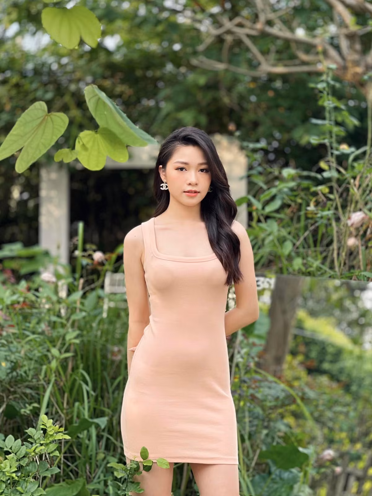 Hiếm khi mặc hở bạo, nên thi thoảng, những hình ảnh diện bikini được nữ MC chia sẻ trang cá nhân nhận được nhiều lượt yêu thích của cư dân mạng.