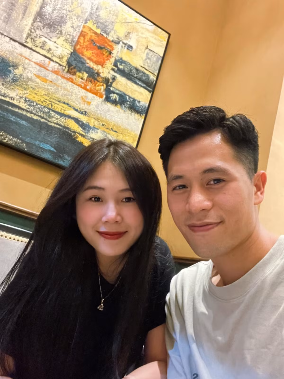 Lần đầu tiên cô gái quê Điện Biên công khai chuyện tình yêu với Đình Trọng là vào dịp Valentine 14/2/2014.