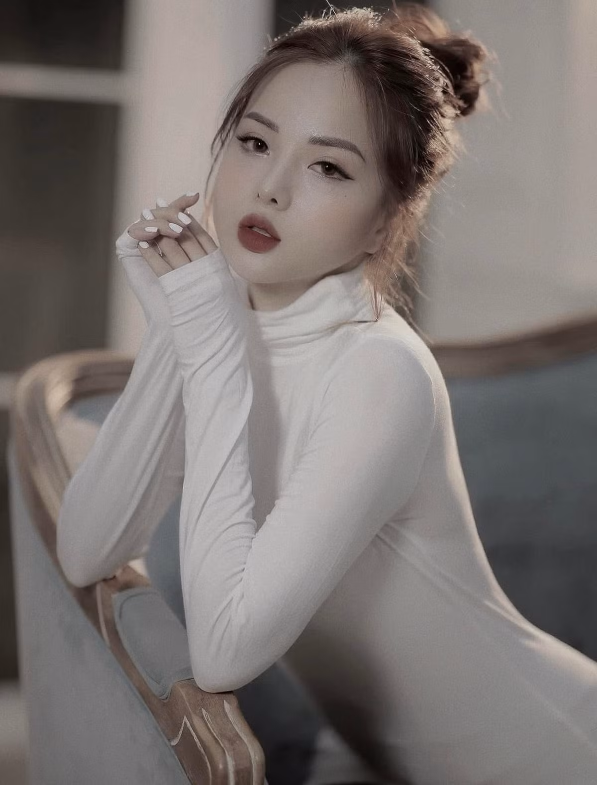 Chính vì cách phối đồ tinh tế, hợp mốt của DJ Nene theo phong cách khỏe khoắn, đậm chất sporty đã thu hút mọi ánh nhìn.