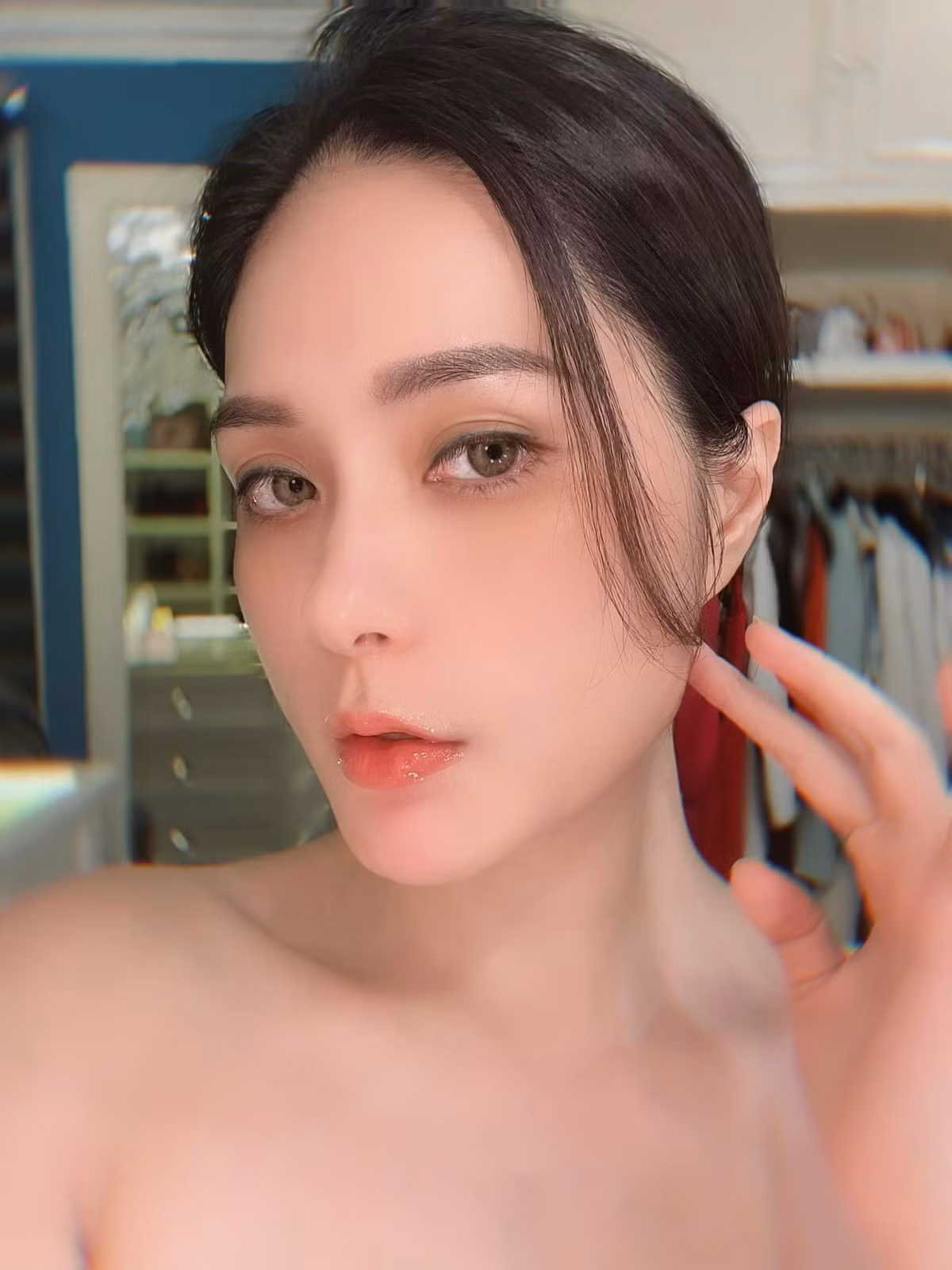 Ngoài việc khiến netizen trầm trồ về độ giàu có, Đoàn Di Băng còn làm nhiều người đi từ ngạc nhiên này đến ngạc nhiên khác khi liên tục để lộ gương mặt thẩm mỹ.