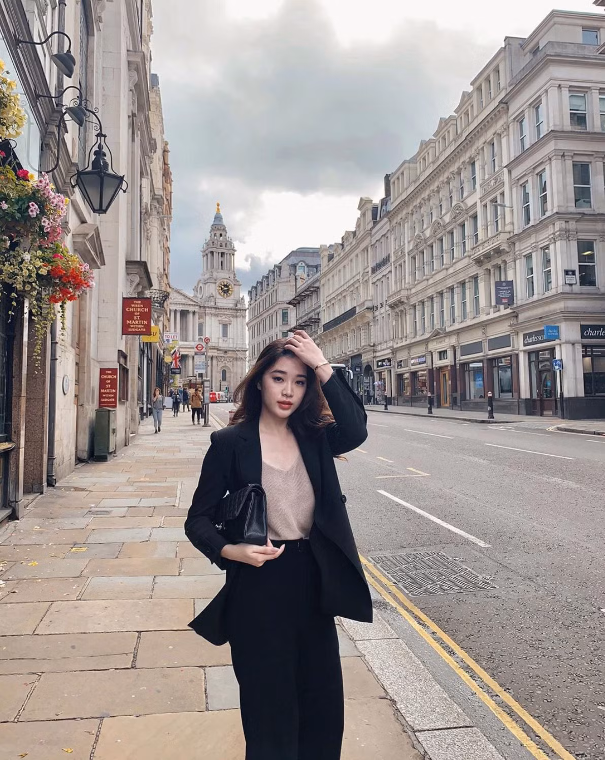 Cô nàng cũng có nhiều chuyến du lịch ở các nước Đông Nam Á như Việt Nam, Indonesia,...Ảnh: Tổng hợp