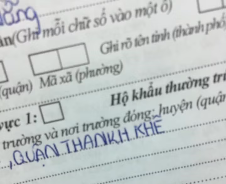 Vừa viết hồ sơ, lại tranh thủ học cả Tiếng Anh.