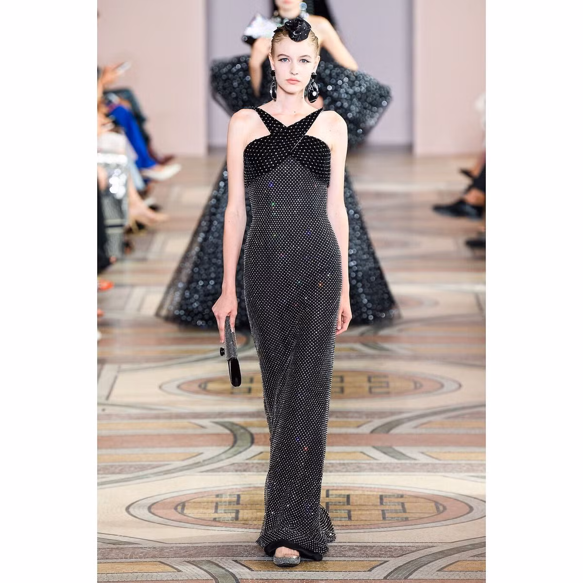 Palina Yang từng sải bước trên sàn catwalk của một số thương hiệu.