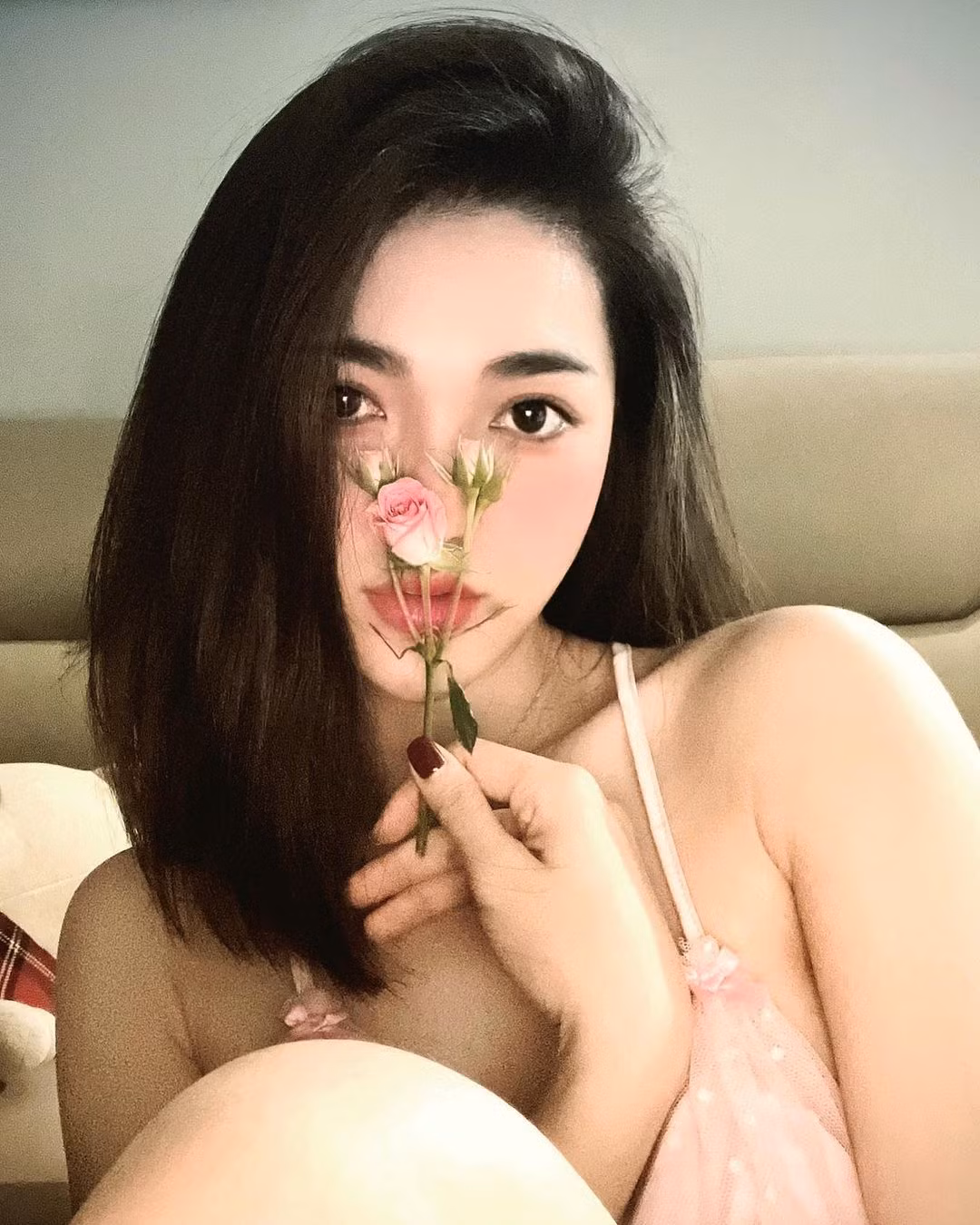 Trên trang cá nhân Ngọc Nữ có chia sẻ một số mẹo làm đẹp và được người theo dõi ủng hộ.