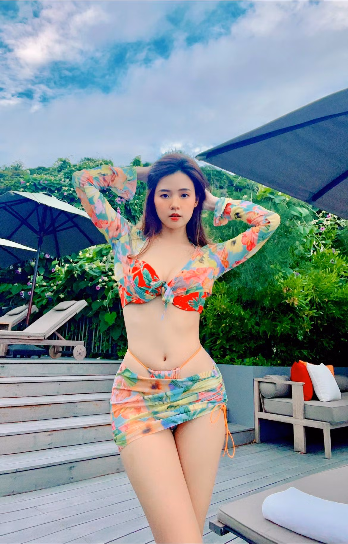 Het khoe dang goi cam, ngoc nu Midu tro ve hinh anh diu dang