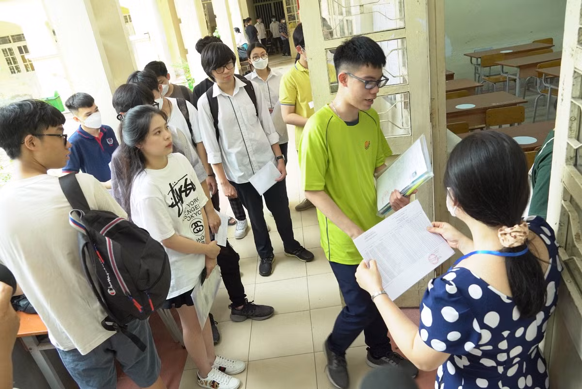 Cân nhắc lại một số nội dung Dự thảo thi tốt nghiệp THPT từ 2025 Can nhac lai mot so noi dung Du thao thi tot nghiep THPT tu 2025