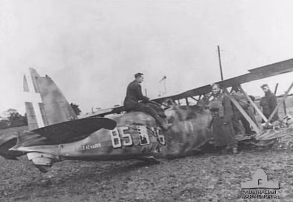 Tiêm kích Fiat C.R. 42 Falcon rơi gần Lowestoft vào lúc 14h30 chiều ngày 11/11/1940. Nguồn ảnh: WHO