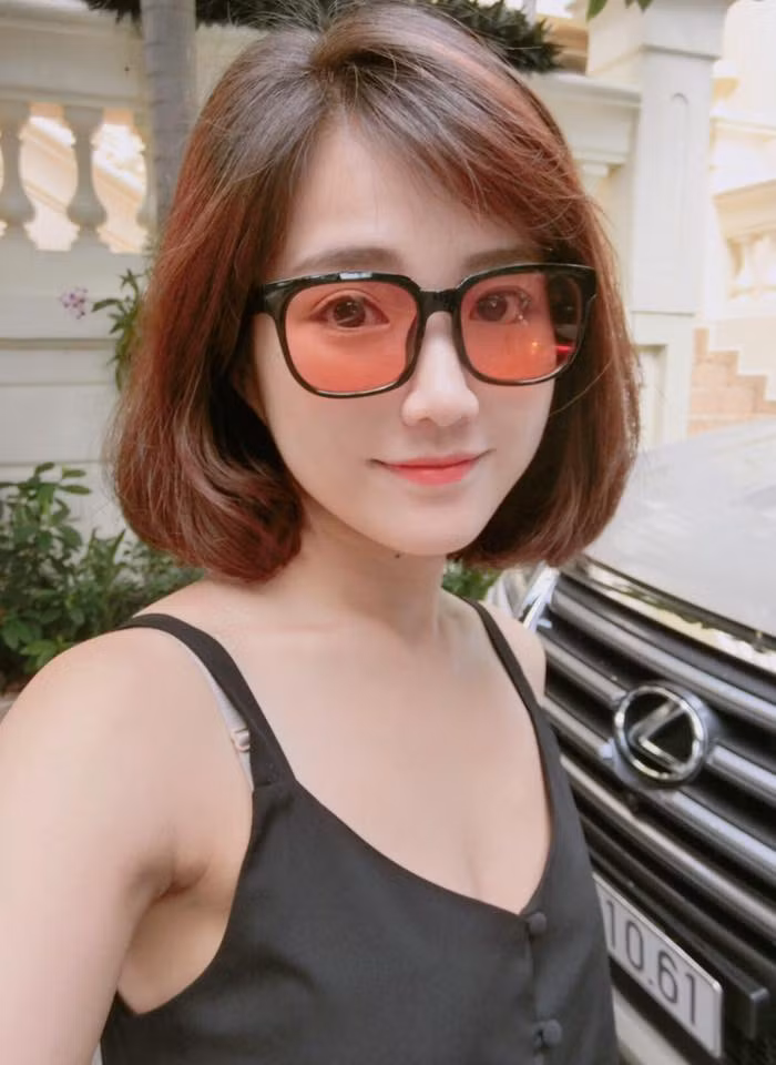 Tuy chưa thể quen ngay với kiểu tóc này của Kiều Trinh nhưng đến nay dân mạng vẫn quan tâm và gửi khá nhiều nhận xét tích cực. Kiểu tóc ngắn hoàn toàn không làm Kiều Trinh "xấu đi" như nhiều người lầm tưởng, mặt khác nó còn khiến cô hot girl 9X này trở nên nổi bật, mới mẻ hơn rất nhiều.