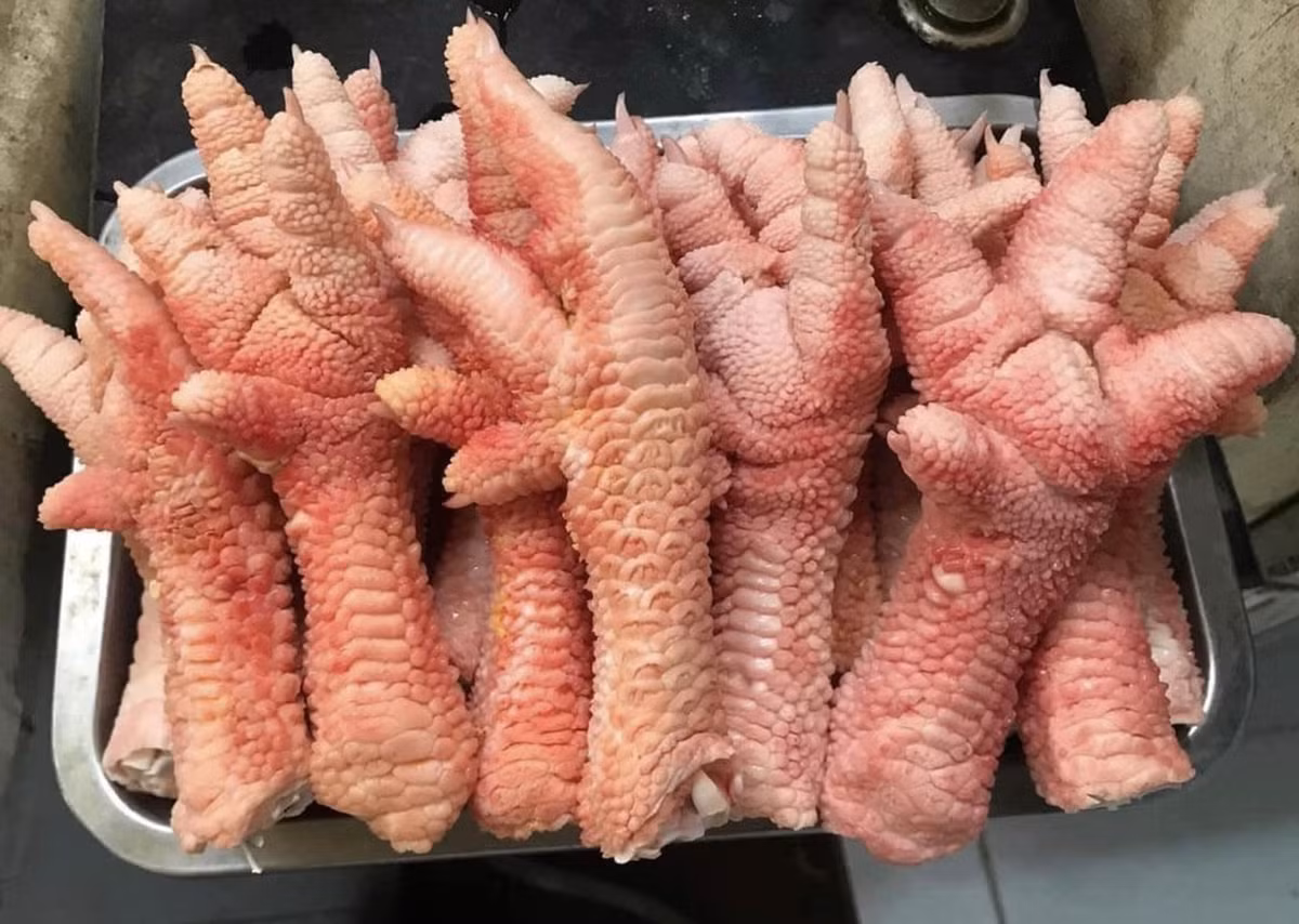 Na Việt giá siêu đắt, nho Trung Quốc chỉ 20.000 đồng/kg Na Viet gia sieu dat, nho Trung Quoc chi 20.000 dong/kg