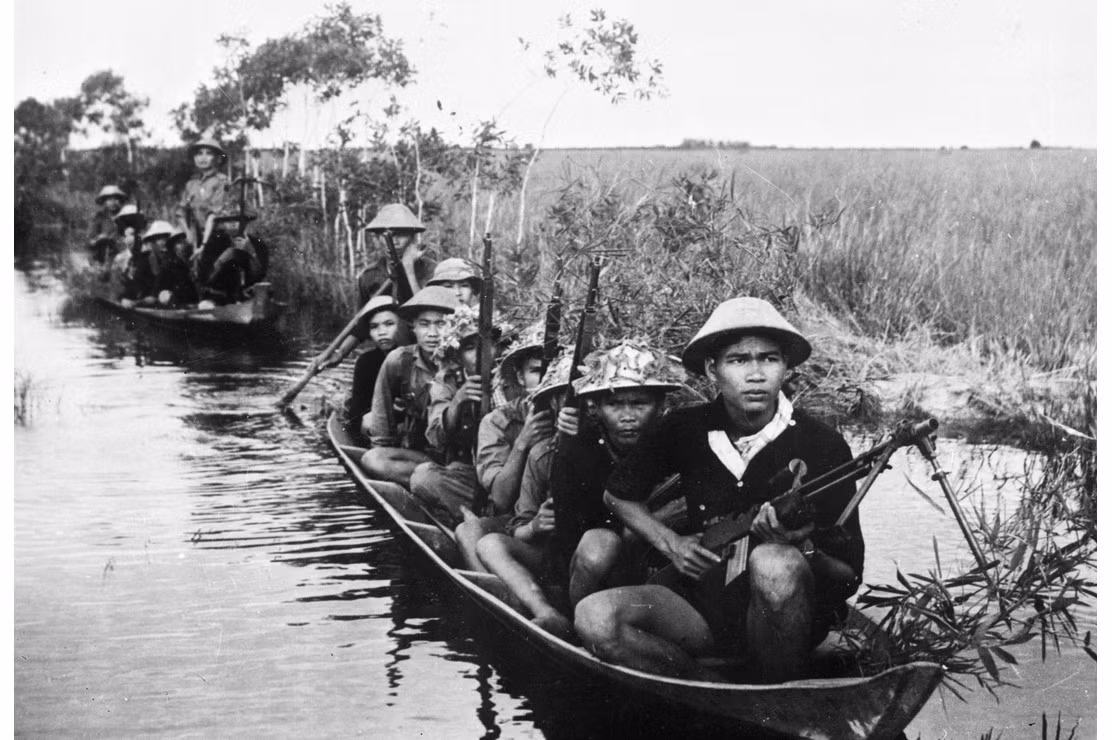 Nhiều tài liệu quốc tế cũng gọi Chiến tranh Việt Nam bằng cái tên khác đó là Chiến tranh Đông Dương lần thứ hai. Thậm chí cuộc chiến tranh Đông Dương lần thứ ba còn bắt đầu từ sau ngày 30/4/1975 và kéo dài tới tận năm 1991 mới chính thức kết thúc. Đông Dương mới chỉ yên tiếng súng được khoảng 28 năm trở lại đây. Nguồn ảnh: Historyextra.