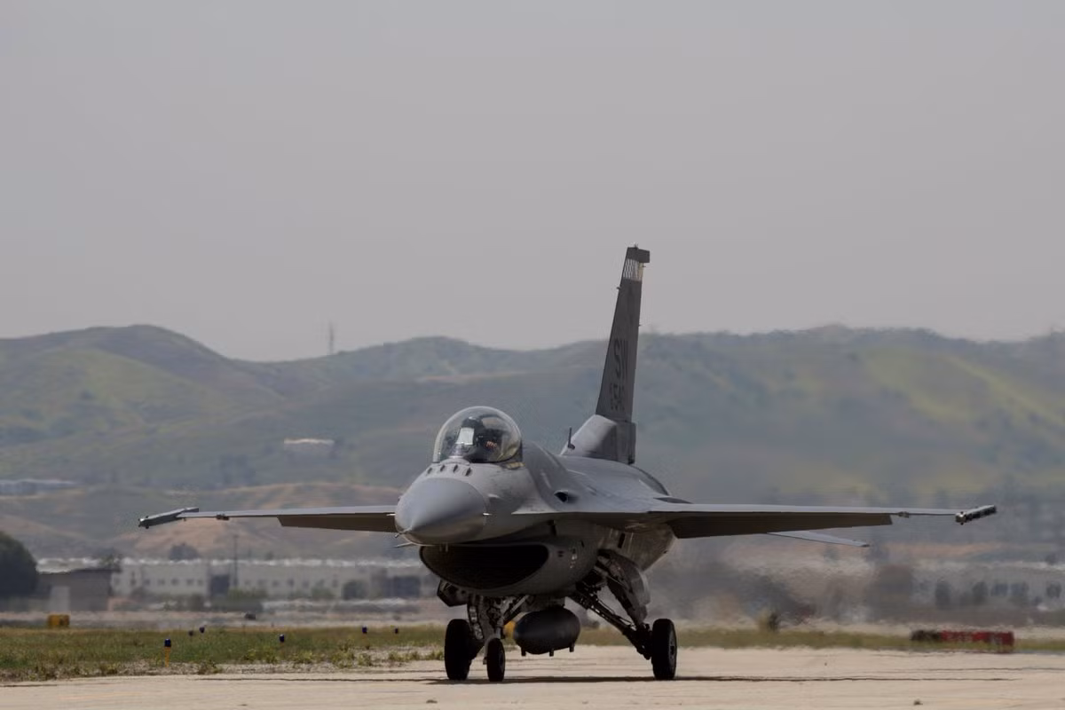 Hệ thống động cơ của F-16V cũng được cải tiến hơn so với phiên bản cũ, cho phép chiếc tiêm kích này bay được với tốc độ tối đa lên tới Mach 2 cùng với đó là khả năng cơ động trên không được cho là tốt hơn so với các phiên bản tiền nhiệm. Nguồn ảnh: F-16.