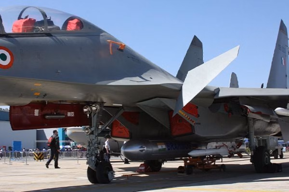 Hiện nay ở Đông Nam Á đang có ba nước sử dụng nhiều tiêm kích Su-30 nhất đó là Việt Nam, Indonesia và Malaysia. Ba quốc gia sử dụng tiêm kích Su-30 như là lực lượng tiêm kích chủ lực trong không quân này chắc chắn sẽ trở thành khách hàng cực kỳ tiềm năng của tên lửa BrahMos-A khi Ấn Độ rao bán rộng rãi loại tên lửa này. Nguồn ảnh: Sputnik.
