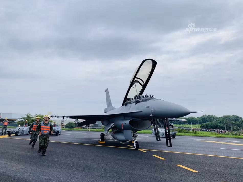 Điều này khiến cho việc đánh trúng và tiêu diệt hoàn toàn các sân bay dã chiến là một điều cực kỳ khó khăn. Việc phá huỷ hoàn toàn hệ thống đường cao tốc của một quốc gia thậm chí còn khó khăn hơn nữa nếu không muốn nói là bất khả thi. Nguồn ảnh: Sina.