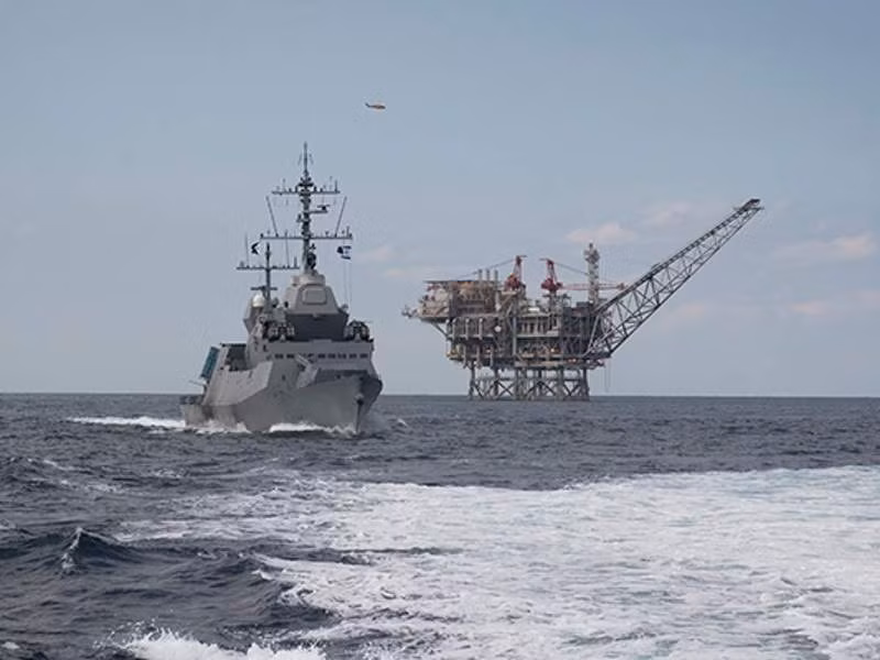 Theo thông tin được truyền thông Israel đăng tải, các tàu hộ vệ Sa'ar 6 tương lai sẽ được sử dụng vào nhiệm vụ bảo vệ các giàn khoan dầu của nước này trên vùng biển thuộc thềm lục địa của Israel. Nguồn ảnh: Sina.