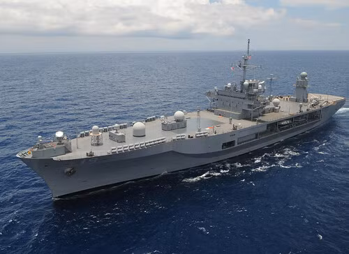Tàu chiến lớn nhất mà Mỹ mang tới cuộc tập trận chung với Nhật, Hàn và Australia này là USS Blue Ridge. Đây là tàu chỉ huy đổ bộ của Hải quân Mỹ và cũng là tàu chỉ huy của toàn bộ hạm đội 7 Hải quân Mỹ. Nguồn ảnh: BI.