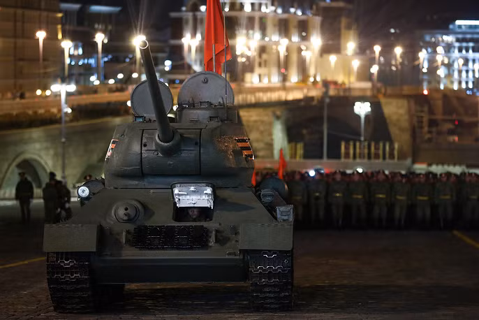Theo truyền thống, xe tăng huyền thoại T-34 của Nga sẽ đi đầu trong đoàn xe cơ giới trong lễ diễu binh trên Quảng trường Đỏ.