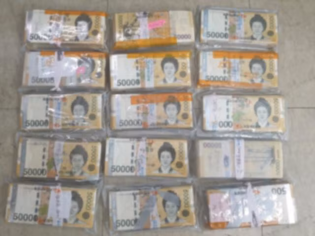Mua tu lanh cu, chang trai “vo bam” ca xap tien giau ben duoi