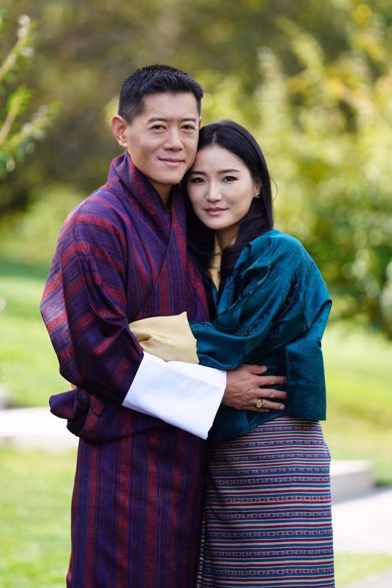 Hoàng hậu Bhutan nổi tiếng là một người kín tiếng. Bà được công chúng yêu mến bởi vẻ xinh đẹp mặn mà và tài năng xuất chúng.