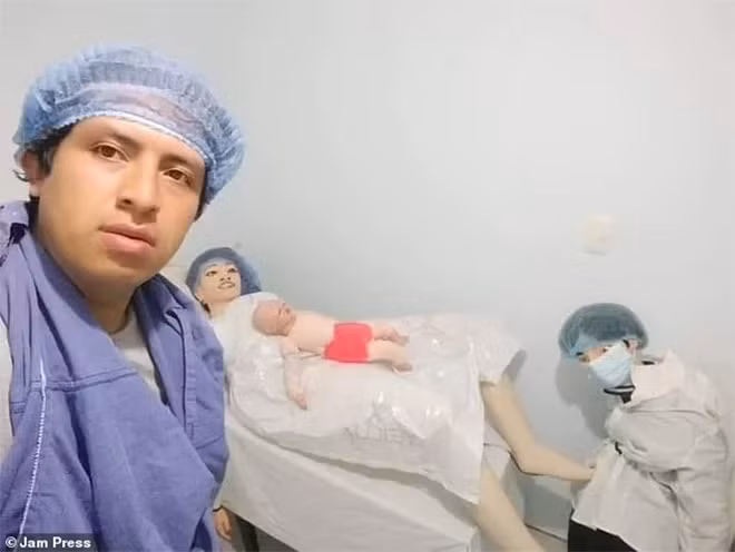 Nguoi dan ong Colombia lay bup be lam vo, sinh 3 dua con