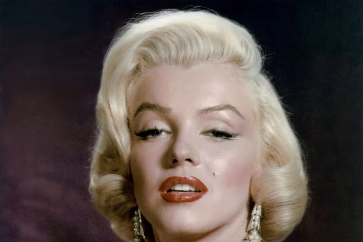 Bí kíp trang điểm “lên đời” nhan sắc của minh tinh Marilyn Monroe - Hình 4 Bi kip trang diem “len doi” nhan sac cua minh tinh Marilyn Monroe-Hinh-4
