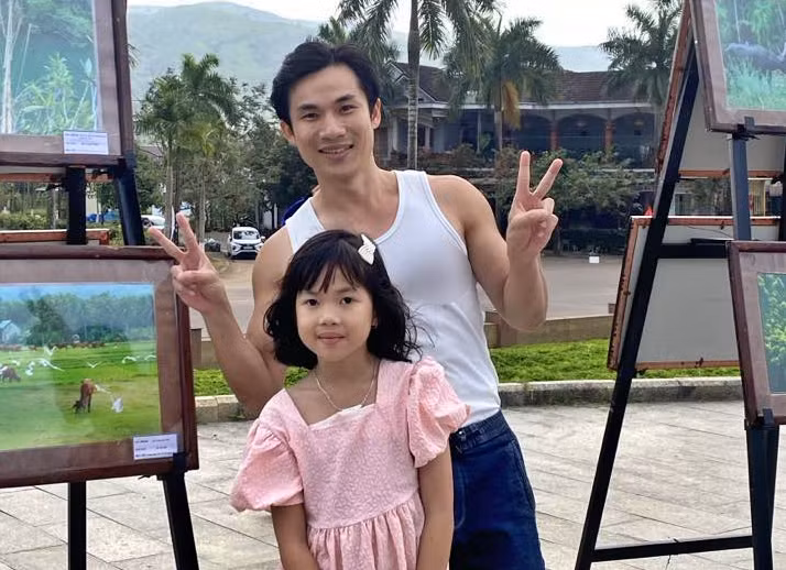 Hai con nho gop tien mua vay bau tang me, cha o xa viet tam thu-Hinh-2