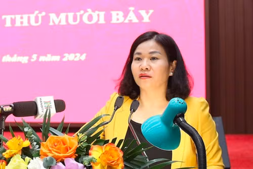 Bà Nguyễn Thị Tuyến (53 tuổi, quê ở huyện Chương Mỹ, Hà Nội) là Đại biểu Quốc hội khóa 12, Ủy viên dự khuyết Trung ương Đảng khóa 11, Đại biểu HĐND TP Hà Nội khóa 14 nhiệm kỳ 2011 - 2016 và khóa 15 nhiệm kỳ 2016 - 2021.