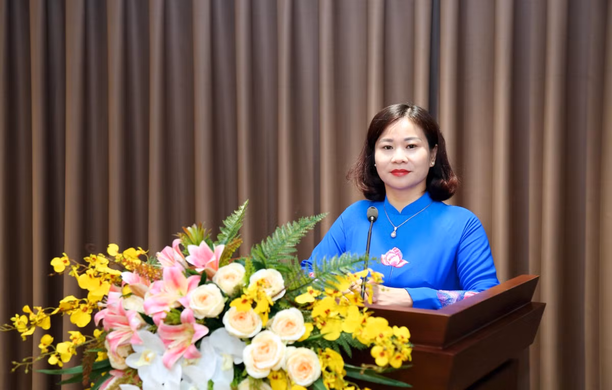 Hai ngày sau đó, Trung ương Đảng đồng ý để ông Đinh Tiến Dũng thôi giữ chức vụ Ủy viên Bộ Chính trị, Ủy viên Ban Chấp hành Trung ương Đảng khóa 13. Sau khi ông Dũng thôi nhiệm vụ, Thành ủy Hà Nội có 4 Phó Bí thư, gồm bà Nguyễn Thị Tuyến và các ông Nguyễn Văn Phong, Nguyễn Ngọc Tuấn, Trần Sỹ Thanh.