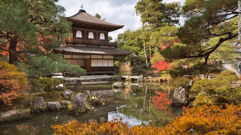 Chùa Ginkaku hay còn gọi là Kim Các Tự ở Kyoto được xây dựng vào năm 1482.