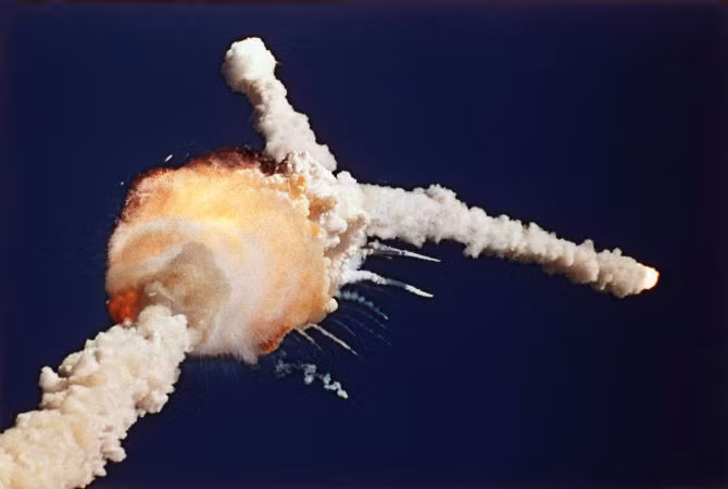 Ngày 28/1/1986, tàu con thoi Challenger của Cơ quan Hàng không Vũ trụ Mỹ bị nổ tung khiến toàn bộ 7 phi hành gia tử nạn. Đây là một trong những sự kiện lớn nhất xảy ra trên thế giới 30 năm về trước.