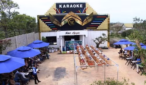 Lam Dong: Truy tim doi tuong dam chet nguoi do mau thuan trong quan karaoke