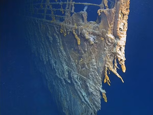 Vụ chìm tàu khiến hơn 1.500 người thiệt mạng. Tàu Titanic chìm xuống đáy biển và "ngủ vùi" dưới nước trong suốt nhiều thập kỷ qua.