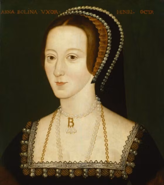 Giống người vợ đầu, hoàng hậu Anne Boleyn chỉ sinh được con gái sau nhiều lần sảy thai. Thậm chí, bà hoàng này có kết thúc bi kịch hơn khi bị chồng xử tử vì tội ngoại tình.