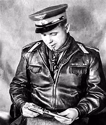 Phía Đức cho biết Heinkel-100 vẫn đang trong quá trình thử nghiệm nên cấm thực hiện các động tác bay phức tạp. Ngay cả phi công Đức cũng dè chừng khi lái mẫu máy bay mới này.