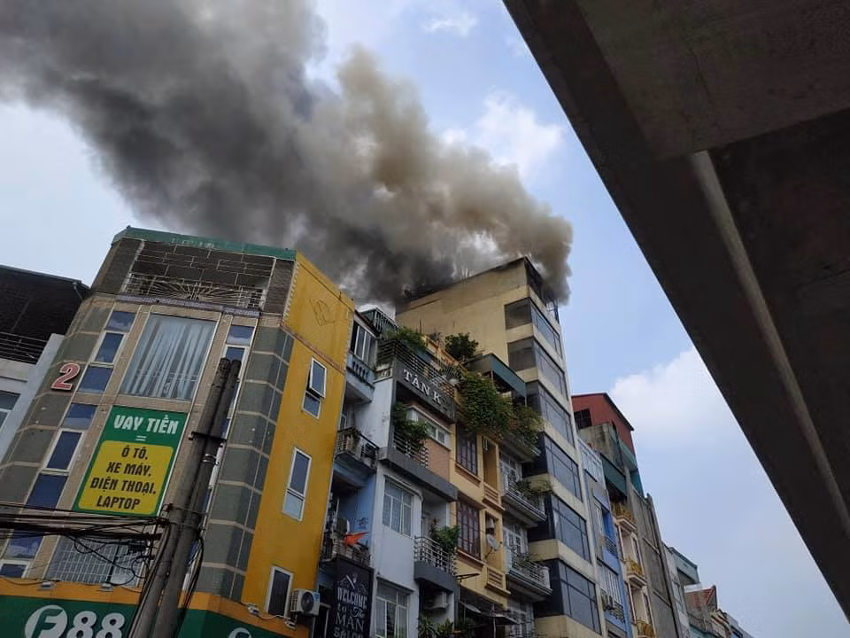 Ha Noi: Chay nha 7 tang do dot vang ma ngay mung 1-Hinh-3