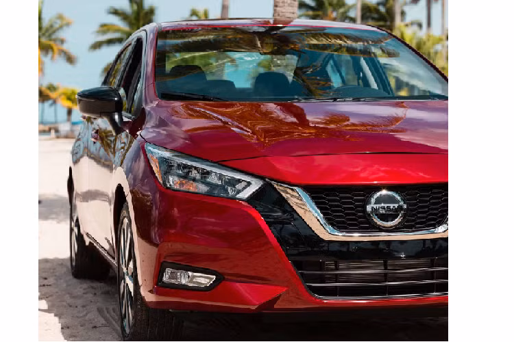 Tại Việt Nam, Nissan Sunny đang khá “chật vật” về doanh số bán ra bởi thiết kế nhàm chán, trên thực tế, đối tượng mua Sunny thường sử dụng để chạy dịch vụ vì tính thực dụng của nó, thay vì lựa chọn Sunny để làm phương tiện đi lại hay phục vụ cho gia đình.