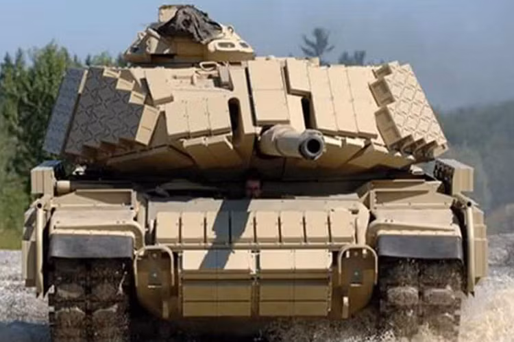 Dòng xe tăng Mỹ do General Dynamics sản xuất dành cho thị trường xuất khẩu. M60-2000 còn có tên khác là 120S, thực ra là bản nâng cấp của tăng M60 Patton, có độ linh hoạt cao. Xe tăng được trang bị động cơ diesel tăng áp AVDS-1790-9A V12 làm mát bằng không khí, cho công suất 1.200 mã lực, trọng lượng 56,5 tấn, tốc độ tối đa 51,6 km/h.