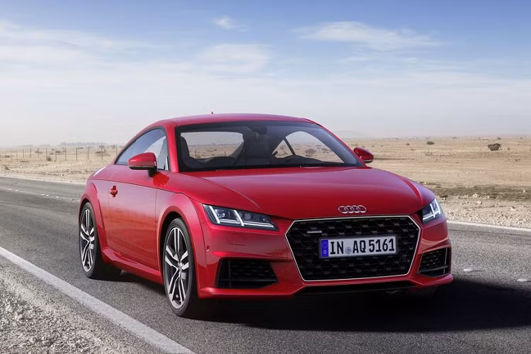 Ngược dòng thời gian, vào hồi tháng 5 vừa qua, đích thân ông Bram Schot, Chủ tịch của Audi AG đã thông báo về kế hoạch loại bỏ mẫu xe TT ra khỏi danh sách sản phẩm của hãng và thay thế bằng mẫu Audi eTTron hoàn toàn mới, chạy điện với thiết kế mang đậm âm hưởng từ TT.