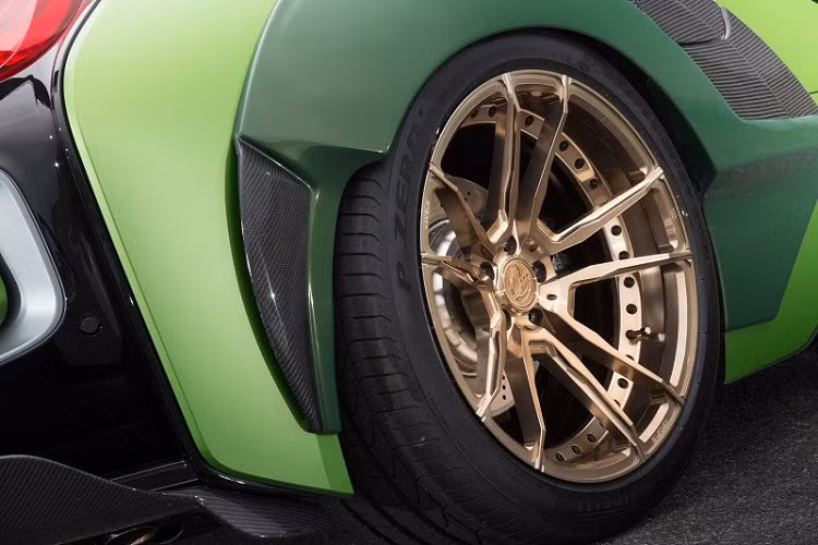 La zăng xe BMW i8 Roadster E.N.ARMY EDITION.