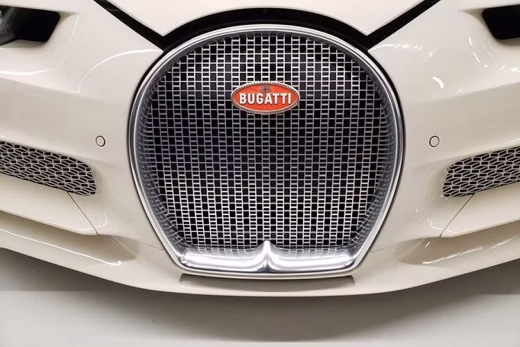 Những hình ảnh về khoang nội thất của Bugatti Chiron hiện chưa được tiết lộ, tuy nhiên, lớp da bề mặt chắc chắn sẽ “không phải dạng vừa” khi tới từ cái tên Hermes.