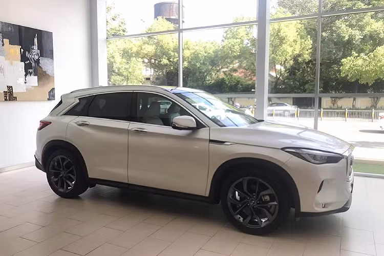 Tại thị trường Mỹ, Infiniti tự tin bảo hành hệ thống truyền động cho QX50 lên đến 6 năm hoặc 70.000 dặm bên cạnh bảo hành cơ bản 4 năm/60.000 dặm (tùy theo điều kiện nào đến trước).