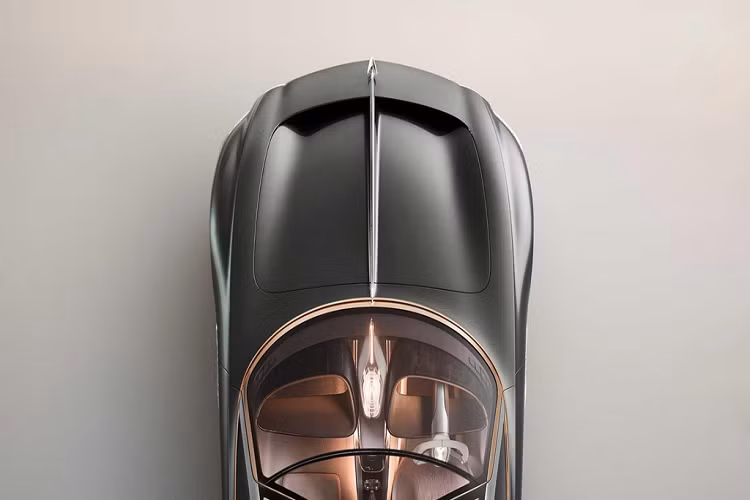 Bentley EXP 100 GT mới có phạm vi hoạt động là 700 km trên một lần sạc. Nhờ công nghệ sạc nhanh, xe chỉ mất 15 phút để sạc đầy 80% năng lượng khối pin.