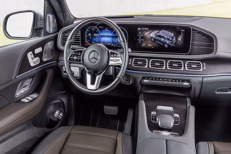 Ở phiên bản GLE 450 4Matic, GLE sử dụng động cơ 6 xy-lanh thẳng hàng (I6) 3.0L tăng áp sử dụng công nghệ mild-hybrid EQ Boost cho công suất tối đa 367 mã lực và mô-men xoắn cực đại 500Nm (riêng EQ Boost đã tăng thêm 22 mã lực và 250Nm), sử dụng kết hợp với hộp số tự động 9 cấp 9G-TRONIC và hệ dẫn động bốn bánh 4Matic.
