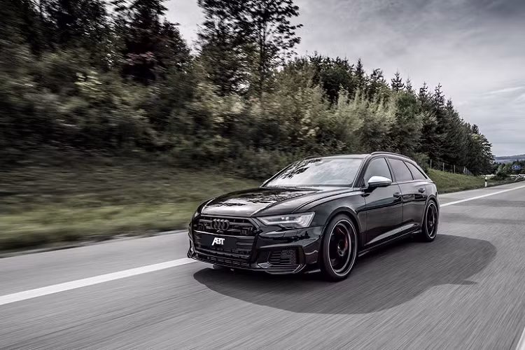 Đặc biệt hơn, mẫu xe Audi S6 Avant 2020 mới này không phải phiên bản 4 xy lanh mà là động cơ V6 TDI 3.0 lít, kết hợp cùng mô tơ điện, hộp số tự động 8 cấp và hệ dẫn động 4 bánh Quattro lừng danh. 