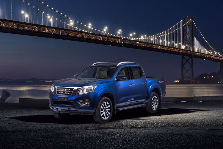 Nissan Navara VL va SL A-IVI, tu 725 trieu tai Viet Nam