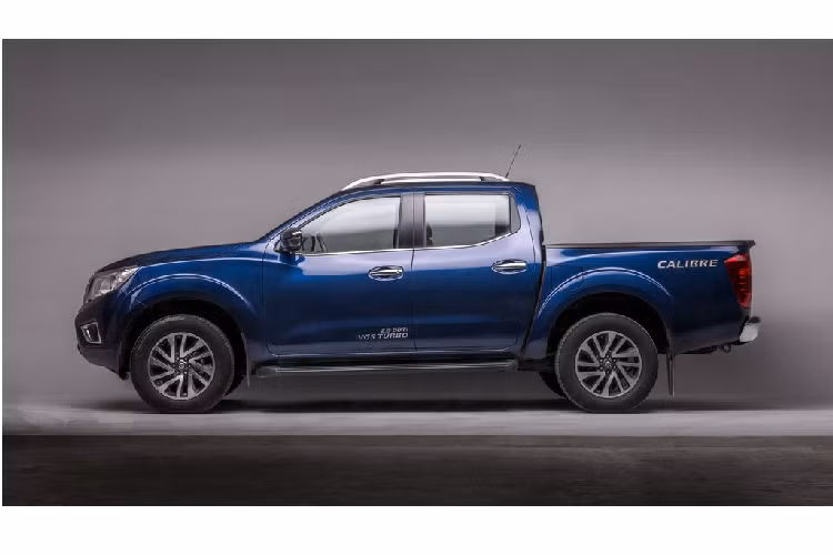 Mức giá xe Nissan Navara VL A-IVI tại Việt Nam là 835 triệu đồng và cho Nissan Navara SL A-IVI là 725 triệu đồng. Ngoài ra, từ nay đến hết ngày 31 tháng 12 năm 2019, khách hàng mua xe Nissan Navara A-IVI sẽ được nhận quà tặng tiền mặt trị giá lên đến 20 triệu đồng và quà tặng bộ phụ kiện cao cấp Premium Z.